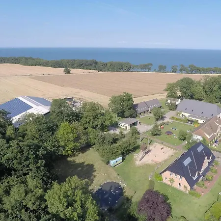 Ferienbauernhof Liesenberg Obstwiesenhaus Birnenbaum *