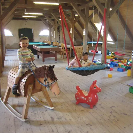 Ferienbauernhof Liesenberg Obstwiesenhaus Birnenbaum Fehmarn